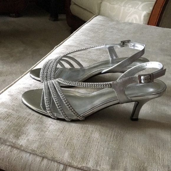 Caparros Bethany silver metallic crystal heel - Picture 3 of 6